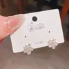 Lujo Ligero, Gama Alta, Sencillos, Pendientes de Estrella y Flor Mini Incrustados de Diamantes, Versátiles y Elegantes, Joyería de Oreja Única de Nicho Retro