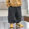 Conjunto de Primavera para Niños 2026 Nuevo Ropa Infantil Genial y Elegante Sudadera de Manga Larga Estilo Otoño Chaqueta de Cuero para Niños Chaleco Conjunto de Tres Piezas