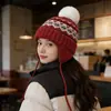 Gorro Vintage Fair Isle para Mujer, Sombrero de Invierno Peludo con Bola Grande para Circunferencia de Cabeza Grande Tipo Lei Feng, Gorro de Lana Tejido con Forro de Felpa, Cálido Sombrero con Protección para los Oídos para Clima Frío