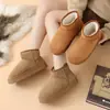 Nuevas botas de nieve de invierno simples y versátiles transfronterizas, zapatos de algodón con forro de felpa, suela gruesa, cálidos, antideslizantes, pantuflas estilo unisex para parejas