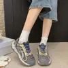 Zapatos deportivos casuales nuevos, zapatillas de correr para primavera y otoño, zapatillas tipo "dad shoes" con bloques de color para mujer, suelas gruesas que aumentan la altura, versátiles para el uso diario, modelo estudiantil 2026