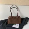Nuevo bolso Boston de ante 2026 para mujer, con un diseño lujoso y sofisticado, un estilo único y un bolso de hombro versátil y retro que también se puede llevar en la mano