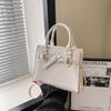 Bolsa Feminina de Design de Nicho Estilo Ocidental 2025 Primavera e Verão Bolsa de Mão Feminina Texte Grande Capacidade Simples Ombro Transversal