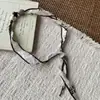 Colar Cachecol de Seda Castanha para Mulheres 2025 Novo Design Único Corrente de Suéter Acessórios Simples Elegantes Versáteis Tendência