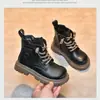Botas estilo Martin infantis, pretas, para um desfile de moda, botas de menina, nova coleção primavera/outono 2026, sapatos de menino, botinhas de menino