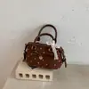 Bolso de gamuza para mujer, nueva colección de otoño 2026, estilo retro, adecuado para ir al trabajo, con diseño de lunares, se puede llevar en la mano o usar como bolso de hombro o bolso cruzado