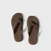Nuevas Chanclas de Verano 2026 Ultraligeras con Suela Gruesa Sandalias Cómodas Antideslizantes que Aumentan la Altura Adecuadas para Playa Lado del Mar Ropa de Exterior para Mujer