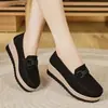 2026 novos mocassins transfronteiriços de sola grossa para aumentar a altura, para mulheres de meia-idade e idosas, sola macia e confortáveis, atacado para exportação