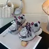 Sapatos Infantis Estilo Ano Novo 2025 Meninos e Meninas Sapatos Torre Super Legais Cor Contrastante Estilo Coreano Tênis de Corrida Moda Esportiva para Crianças Pequenas e Médias