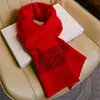 Bufanda Grande Roja China Roja con la Palabra "Piel" para Hombres y Mujeres, Calentador de Cuello Invierno 2026, Regalo para Personas de Mediana Edad y Mayores, Regalo para el Año de Nacimiento