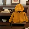 ¡Nuevo terciopelo cálido de invierno de la dulce Xiaosi! Ropa Infantil Coreana Niña Pequeña Ganchillo Calado Tejido de Punto Engrosado Ropa de Punto con Capucha