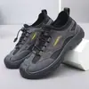 Sapatos de tecido de lã de inverno estilo Velho Pequim, sapatos masculinos de algodão, forrados com fleece e espessados para aquecimento, botas de neve, leves e antiderrapantes, sapatos de pai