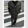 Chaqueta de Mezclilla Rígida Color Original Americano Cuello Asimétrico Ropa Exterior para Hombre Diseño Retro Corta Ancha Casual Superior Otoño Invierno 2026