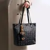 Bolso Tote de Gran Capacidad para Viajes Diarios para Mujer 2025 Nuevo Bolso de Hombro Versátil Bolso de Mano con Textura de Alta Calidad Bolso Tote Estampado