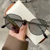 Gafas Inteligentes de Doble Uso Día y Noche que Cambian de Color con Filtro de Luz Azul para Miopía para Hombres y Mujeres, Gafas de Sol Redondas con Protección UV de Alto Valor
