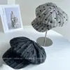 Sombrero Octagonal de Moda a Rayas Retro para Mujer, Nuevo Estilo de Invierno, Gorra de Periodista Elegante y Versátil, Gorra de Béisbol Casual Artística
