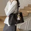 Bolso de Tote Retro para Viajes de Negocios Mujer 2025 Nuevo Invierno Gama Alta Más Fácil de Combinar Bolso de Hombro Bolso de Mano de Gran Capacidad