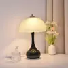Lámpara de noche nórdica con un toque lujoso y sofisticado, lámpara de mesa decorativa en forma de calabaza para el dormitorio, luz de noche creativa de vidrio vintage para casas de huéspedes