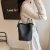 Bolso Cubo Vintage para Mujer 2026 Verano Nuevo de Moda Versión Coreana Bolso de Nicho para Axila Bolso Cruzado para Viajes Diarios Bolso de Hombro Único para Mujer