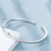 Nova pulseira Mobius feminina anel liso pulseira sólida fosca estilo frio simples pulseira de cobre branco banhada a prata