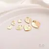 Colgante de Corazón de Melocotón con Forma de Corazón de Oro de 14 Quilates Relleno Conserva el Color Letra Grabada Etiqueta Retrato de Reina Colgante para Joyería DIY Pendientes