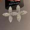 Pendientes de Flor Incrustados de Diamantes para Mujer, Pendientes Nuevos Únicos Exagerados Hermosos, Joyería para Orejas de Diseño de Nicho de Moda de Lujo Ligero con Sensación de Alta Gama
