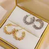 Pendientes plateados de plata triturada con forma de C para mujer, pendientes versátiles de diseño de nicho, pendientes elegantes, minimalistas, de lujo ligero y exquisitos