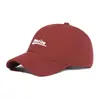 Gorra de Béisbol Borgoña Bordada con Letra para Mujer Nuevo Estilo Preppy Que Muestra la Cara Pequeña Estilo K Versátil Ala Ancha Parte Superior Suave Gorra Visera