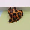 Accesorios para el Cabello DIY Transfronterizos Pasador Diadema Material PU Leopardo Retro Corazón Accesorios de Ropa Accesorios de Joyería Venta al por Mayor