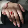 Anillo Reina con Flor de Hielo de Colorido Cristal de Gema, Corte Brillante con Diamantes de Alto Carbono Súper Brillantes, Anillo de Moda y Lujo, Disponible para Dropshipping