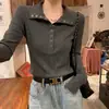 Camiseta base de punto con cuello polo combinada con una camiseta de manga larga para mujer, nuevo top de ajuste slim de alta gama para primavera/otoño 2025 con diseño de hombro estructurado