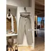 Jeans Rectos de Nueve Puntos Adelgazantes Versátiles Elásticos en Cuatro Direcciones Estilo Old Money Suxinlan/YOUMO 17531 (con cinturón)
