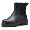 Botas de lluvia de moda transfronterizas para mujer estilo Chelsea suela gruesa resistentes al desgaste de goma estilo coreano zapatos impermeables combinables para mujer