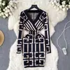Vestido de punto para mujer, nuevo estilo otoño e invierno, ajustado, ceñido a la cintura, adelgazante, a cuadros, estilo diosa, adecuado como vestido base