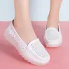 Zapatos de enfermera nuevos para primavera y verano para mujer, suela suave, transpirables, cómodos, no cansan los pies, antideslizantes, suela gruesa, combinan con todo, trabajo médico, zapatos blancos