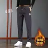 Calça casual masculina com forro de fleece para outono e inverno de comércio exterior, novo modelo 2025, calça esportiva masculina de perna reta solta