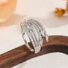 Conjunto de Anillos de Compromiso de Línea de Zirconia Hueca Multicapa para Mujer, Anillo de Diamante Estilo Europeo y Americano para Cena de Boda, Joyería al por Mayor para Anillos de Novia
