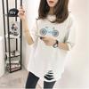 Camiseta de verano D140 de manga corta para mujer, nueva camiseta blanca holgada de manga corta con rotos de estilo coreano, camiseta de mujer de largo medio