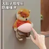 Con forma de perro, se puede pegar en la parte trasera de puertas, refrigeradores, armarios, puertas de coche, etc.. Fácil de instalar en múltiples escenarios.