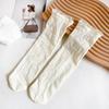 Meias Femininas Estilo Lolita Cor Sólida Preto e Branco Meias de Renda Franzida em Rede Meias Finas de Meia-Canela Primavera e Verão Estilo Lolita