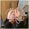 Bolsa de Ombro Saco da Sorte Estilo Chinês para Mulheres, Novo Modelo para o Ano Novo, Bolsa Pequena com Bordado de Cavalinho, Superfície de Veludo Fosco, Bolsa Transversal Fofa com Bichinho de Pelúcia