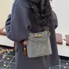 Bolso Cubo de Invierno para Mujer 2025 Bolso de Moda Elegante Candado Bolso de Axila Tendencia de Viaje Bolso Bandolera para Mujer