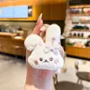 Llavero de conejo fresa con lazo de felpa de dibujos animados, muñeco de conejito lindo, colgante para mochila de estudiante, regalo pequeño