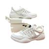 Sandalias blancas transpirables de malla para mujer, zapatillas informales de verano 2024 que combinan con todo, ultraligeras y de suela suave.