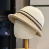 Sombrero de pescador de punto hueco de color sólido estilo coreano para mujer, otoño e invierno, ala ancha, transpirable, casual, protector solar, adecuado para ir de compras, versátil para el uso diario