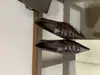 []2026 Novos Sapatos de Salto Agulha Bico Fino Boca Rasa Sapatos Únicos Estilo Britânico para o Trabalho Tira Elástica Cruzada Sapatos de Couro Feminino