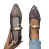 Sandalias casuales de exterior transfronterizas europeas y americanas 2026, caladas, talla grande, suela suave, nuevos zapatos planos para commuting, venta al por mayor talla grande