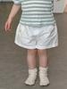 Shorts Listrados Infantis Conjunto de Verão Estilo Fino 2026 Novo Traje de Verão para Bebê Estilo Coreano Roupas Infantis Roupas de Verão para Meninos