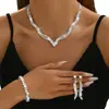 Venta caliente 2024 collar de joyería de novia pendientes pulsera al por mayor traje europeo y americano cadena de garra de pedrería traje de joyería al por mayor