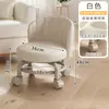 Taburete con Ruedas Giratorias para Abrir Paquetes, Taburete Bajo con Ruedas, Silla Estilo Crema, Taburete Pequeño para el Hogar para Limpiar Pisos, Acabado de Costuras y Organización de Artículos, Taburete Redondo
